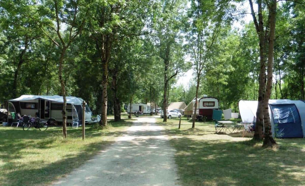 Camping pour caravane dans les Deux-Sèvres, le Lidon