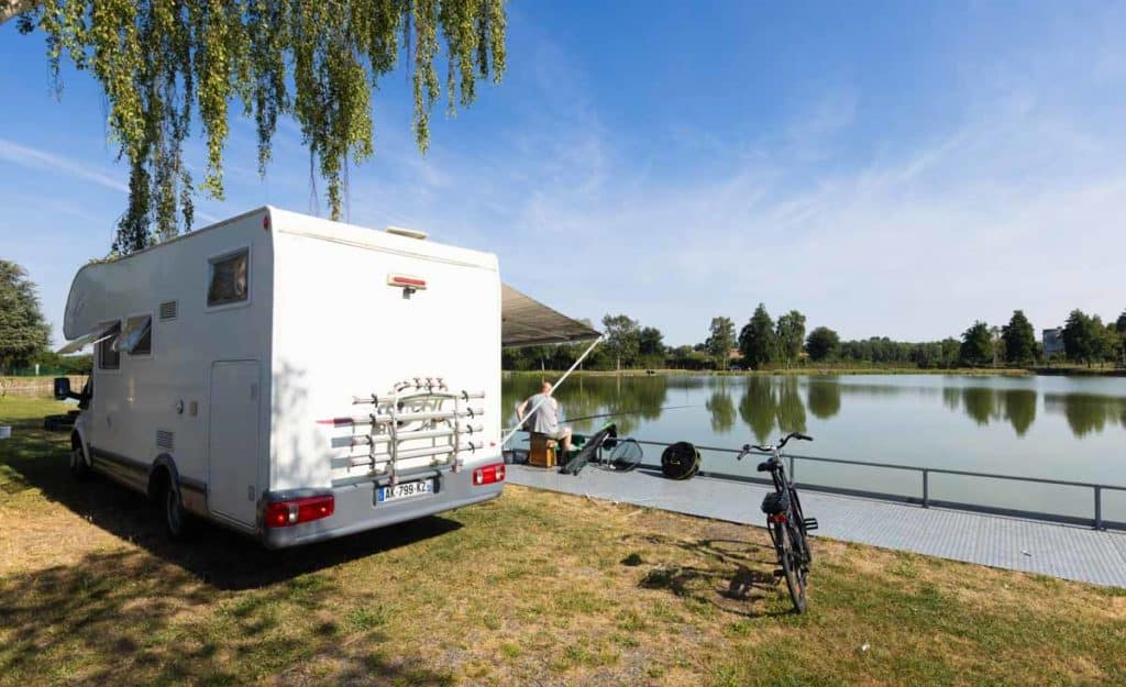 Emplacement de camping dans la vallée du Loir à Mayet