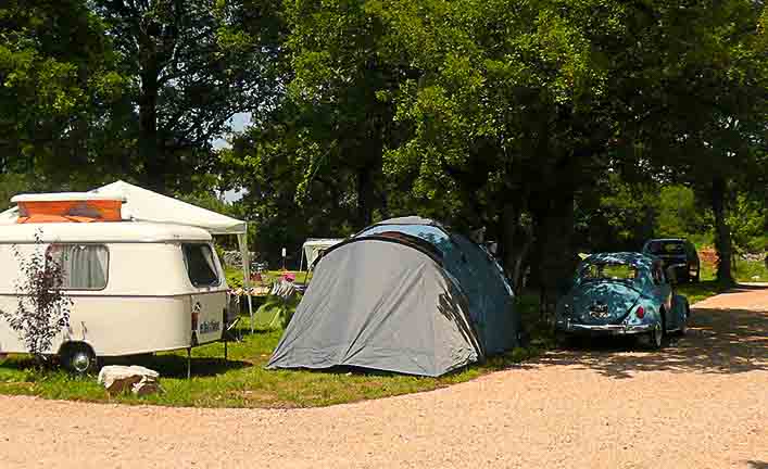Emplacement de camping à Rocamadour dans le Lot