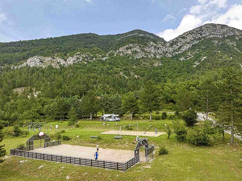 Emplacement de camping dans les Alpes de Haute Provence